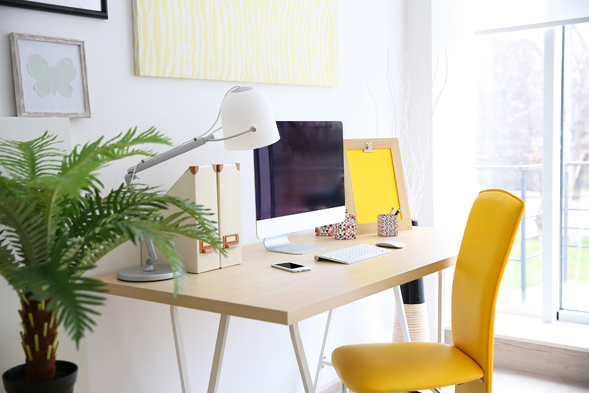 oficina minimalista simple y eficiente